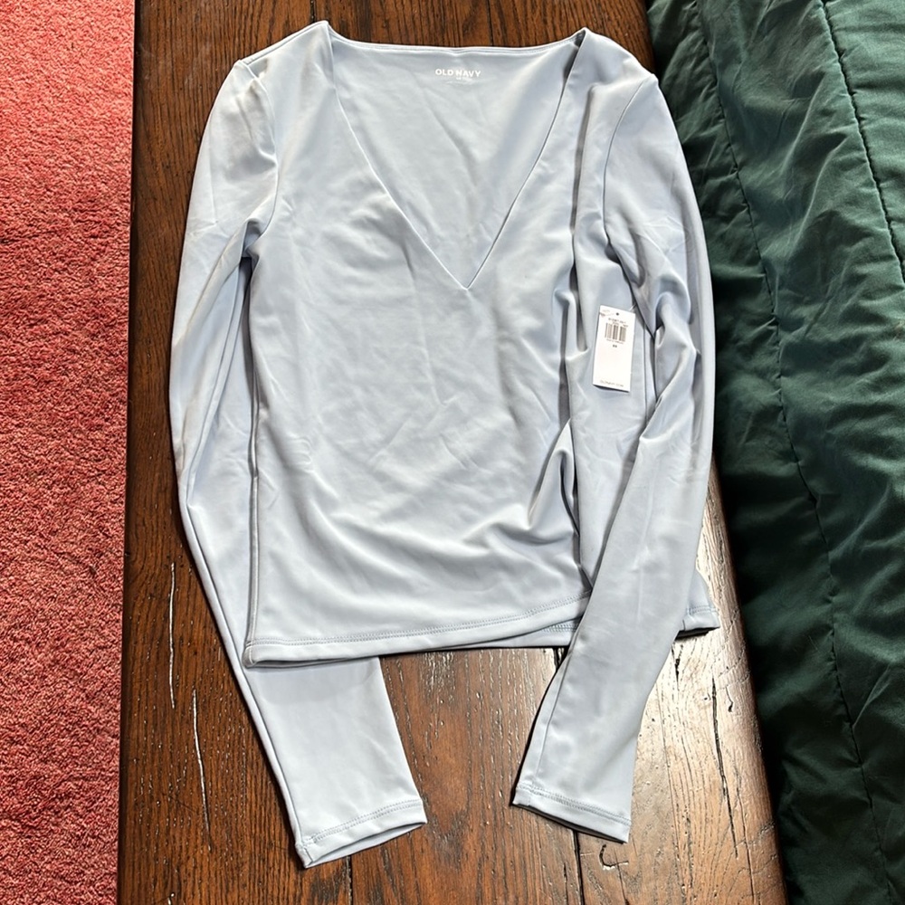 Old navy NWT light blue tight crop deep v neck long sleeve xsmall